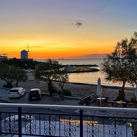 Stelios' Beachfront Retreat *