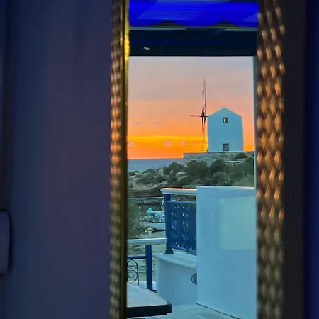 Stelios' Beachfront Retreat パロス島