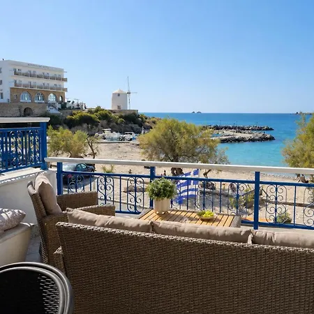 Semesterbostad Stelios' Beachfront Retreat *