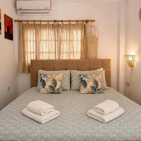 Stelios' Beachfront Retreat * Paro