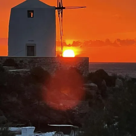 Stelios' Beachfront Retreat Ferienhaus