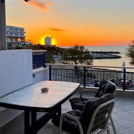 Stelios' Beachfront Retreat Ferienhaus