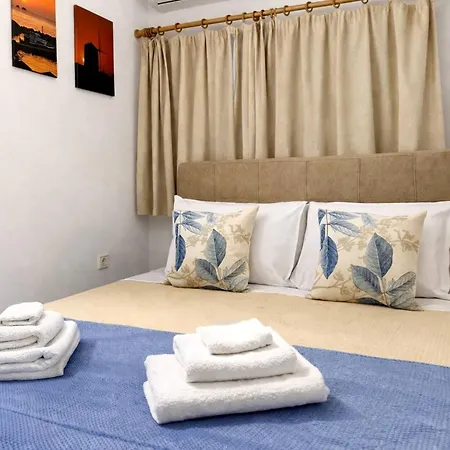 Stelios' Beachfront Retreat 度假居 Páros