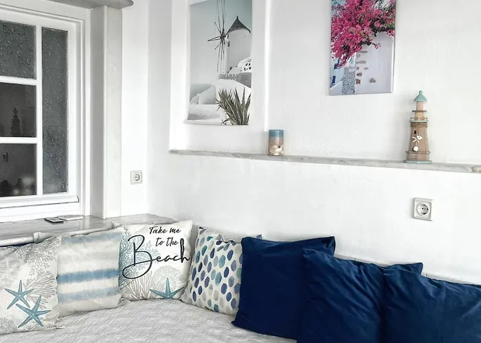 Stelios' Beachfront Retreat *